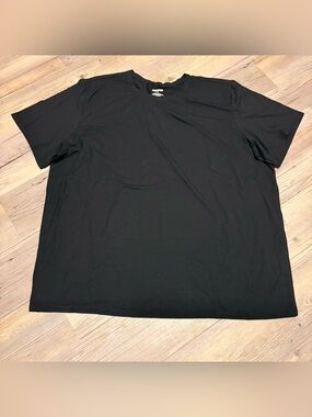 SKIMS Kim Kardashian Tshirt 2X new without tags